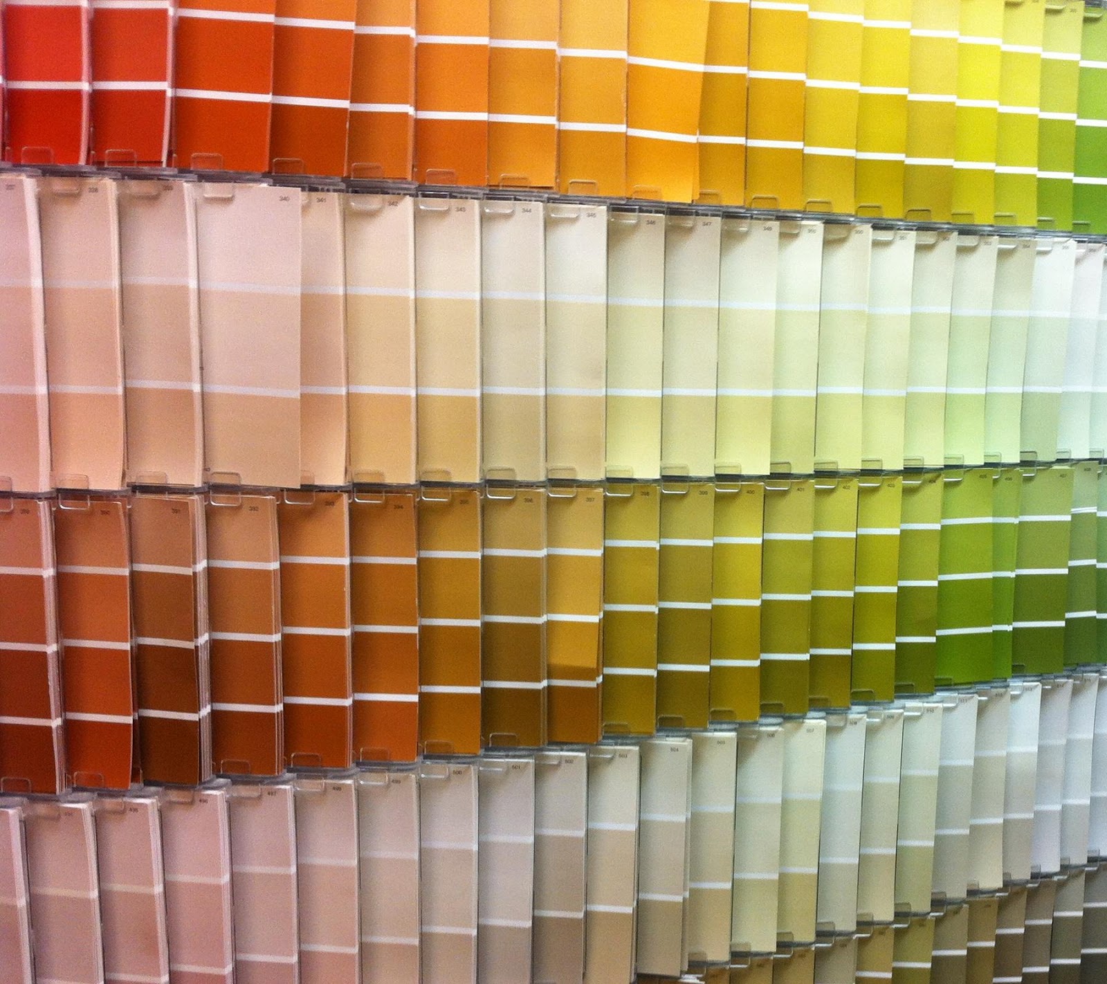 Free download owner Kate Eisen and textilewallpaper designer Julie