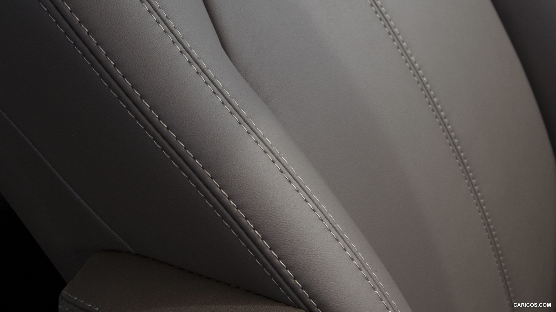 Land Rover Discovery Arabica Seats With Nutmeg Stitching