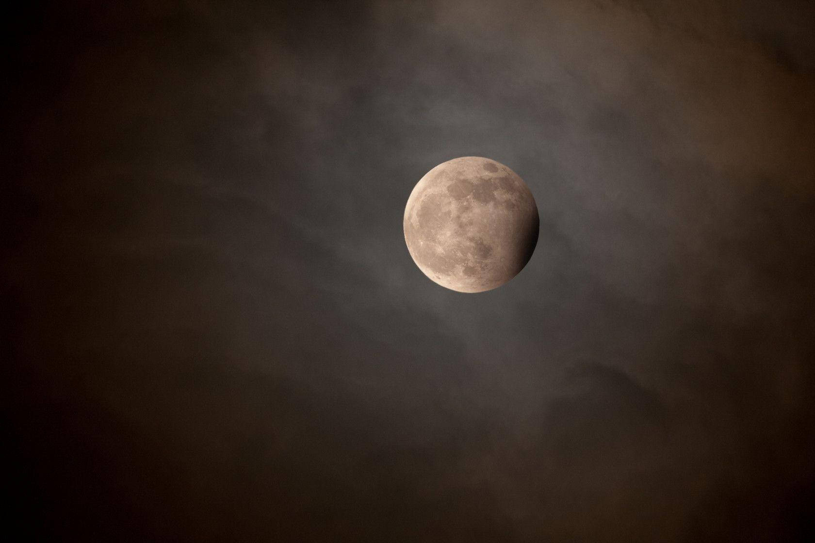 Lunar Eclipse Wallpaper