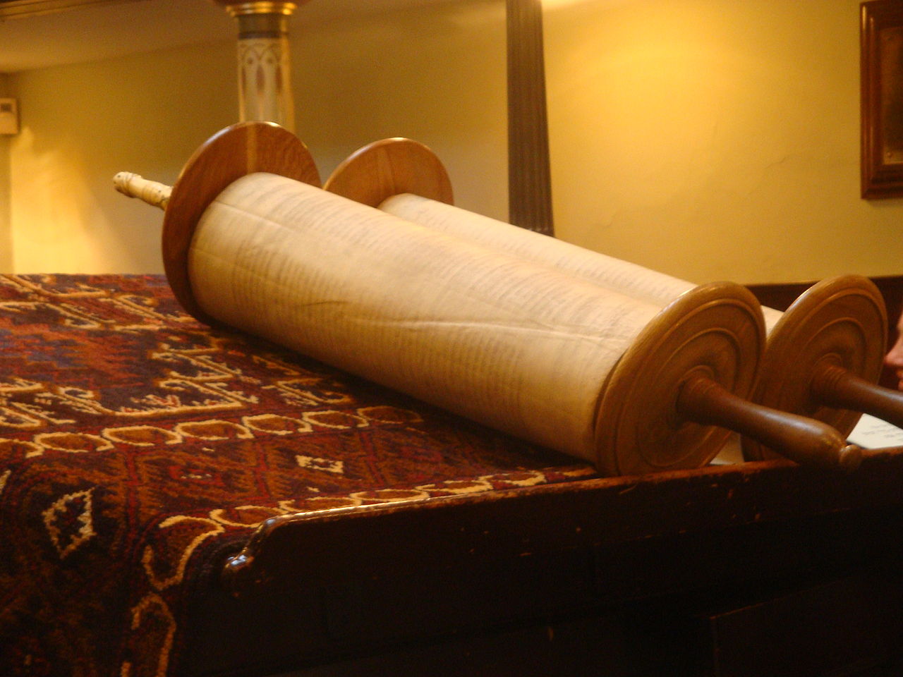 File Torah The Jewish Holy Book Jpg Wikimedia Mons