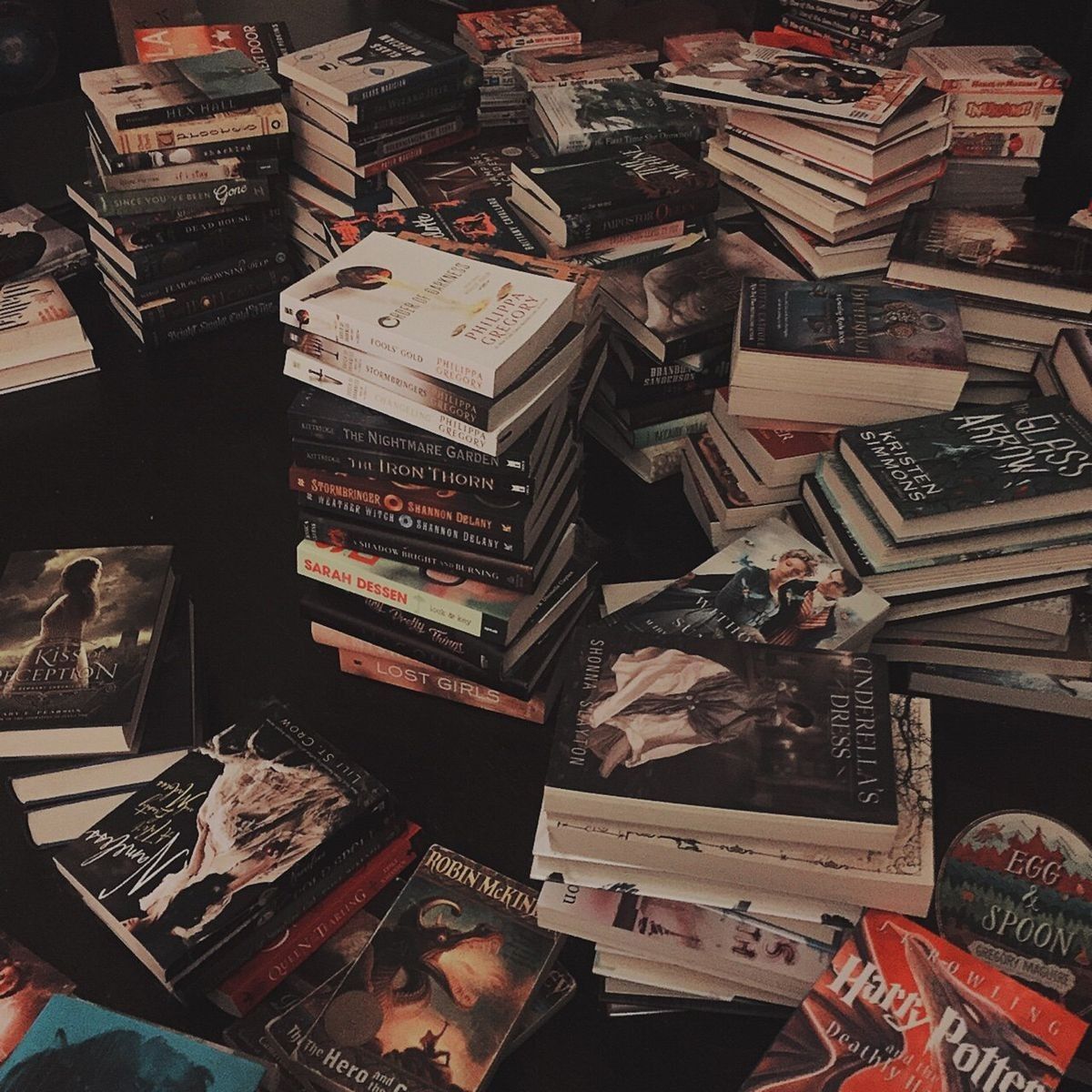 Dark Book Aesthetic Wallpaper
