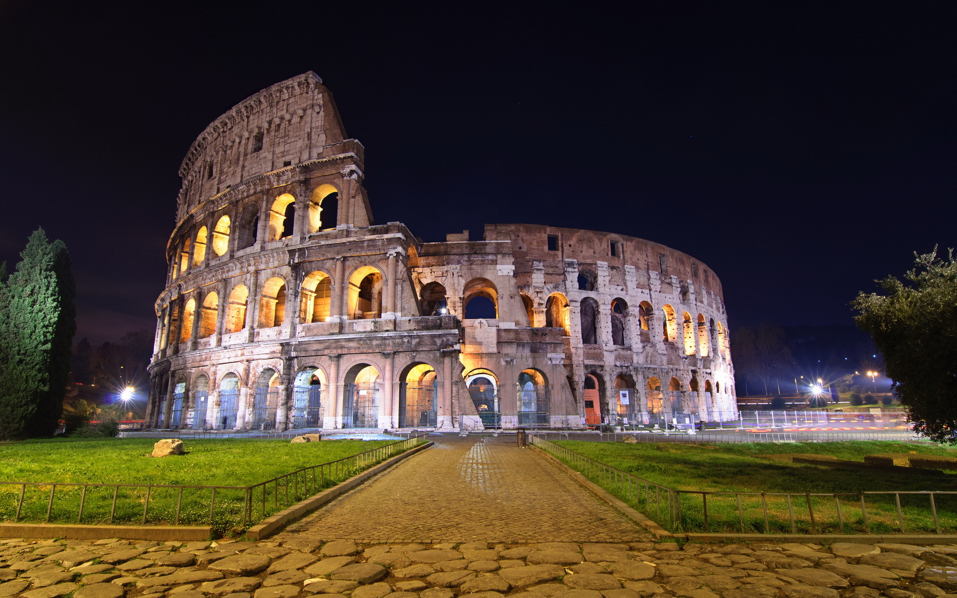 Stunning HD Wallpaper Of Rome S Iconic Colosseum At Night