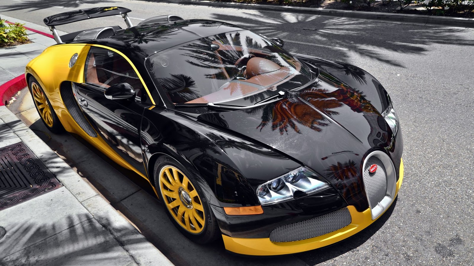 Black And Yellow Bugatti Veyron Full HD Desktop Wallpaper 1080p