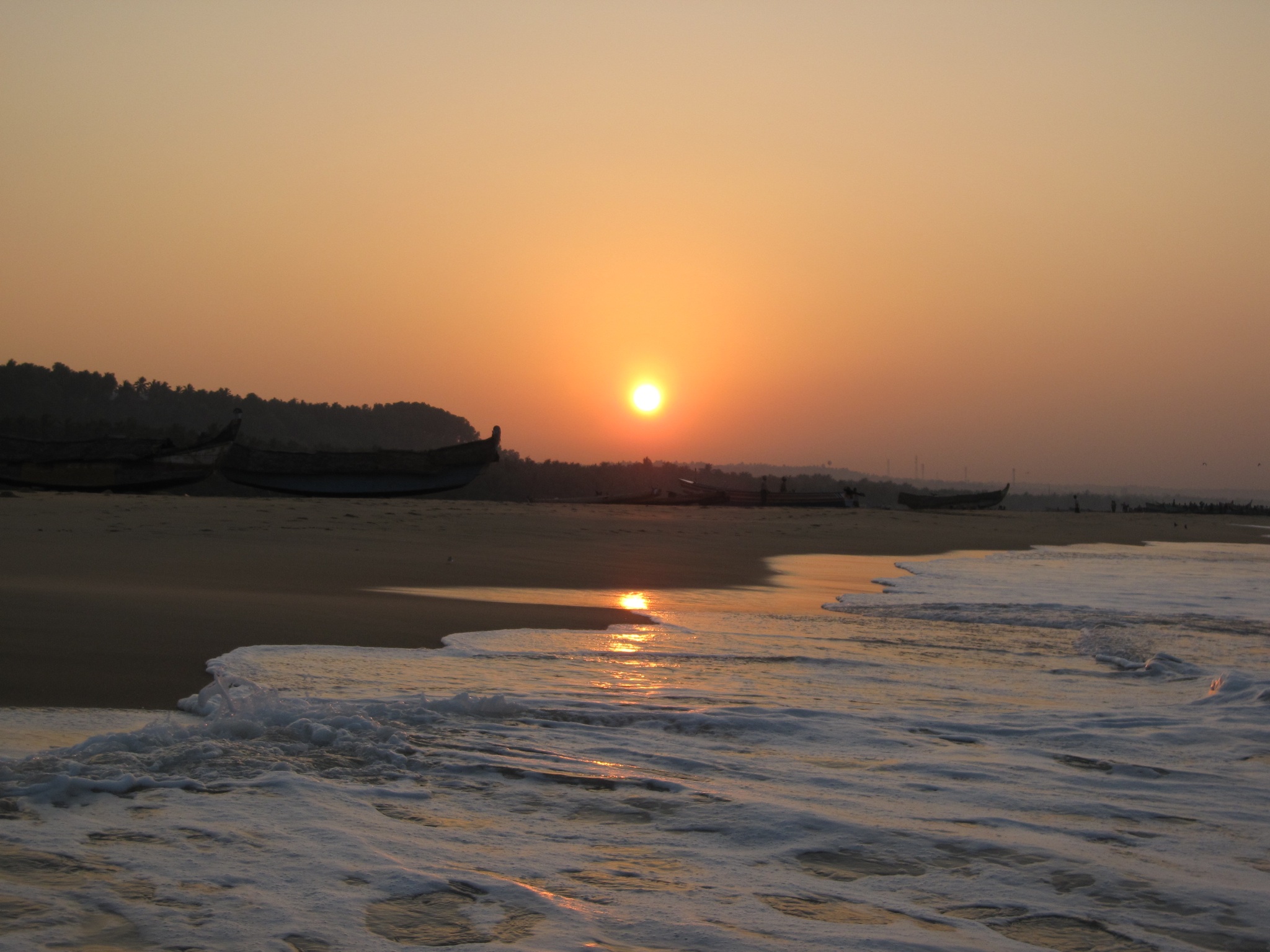 Sunrise Over Fishing Boats In Kerala Wikimedia Mons File