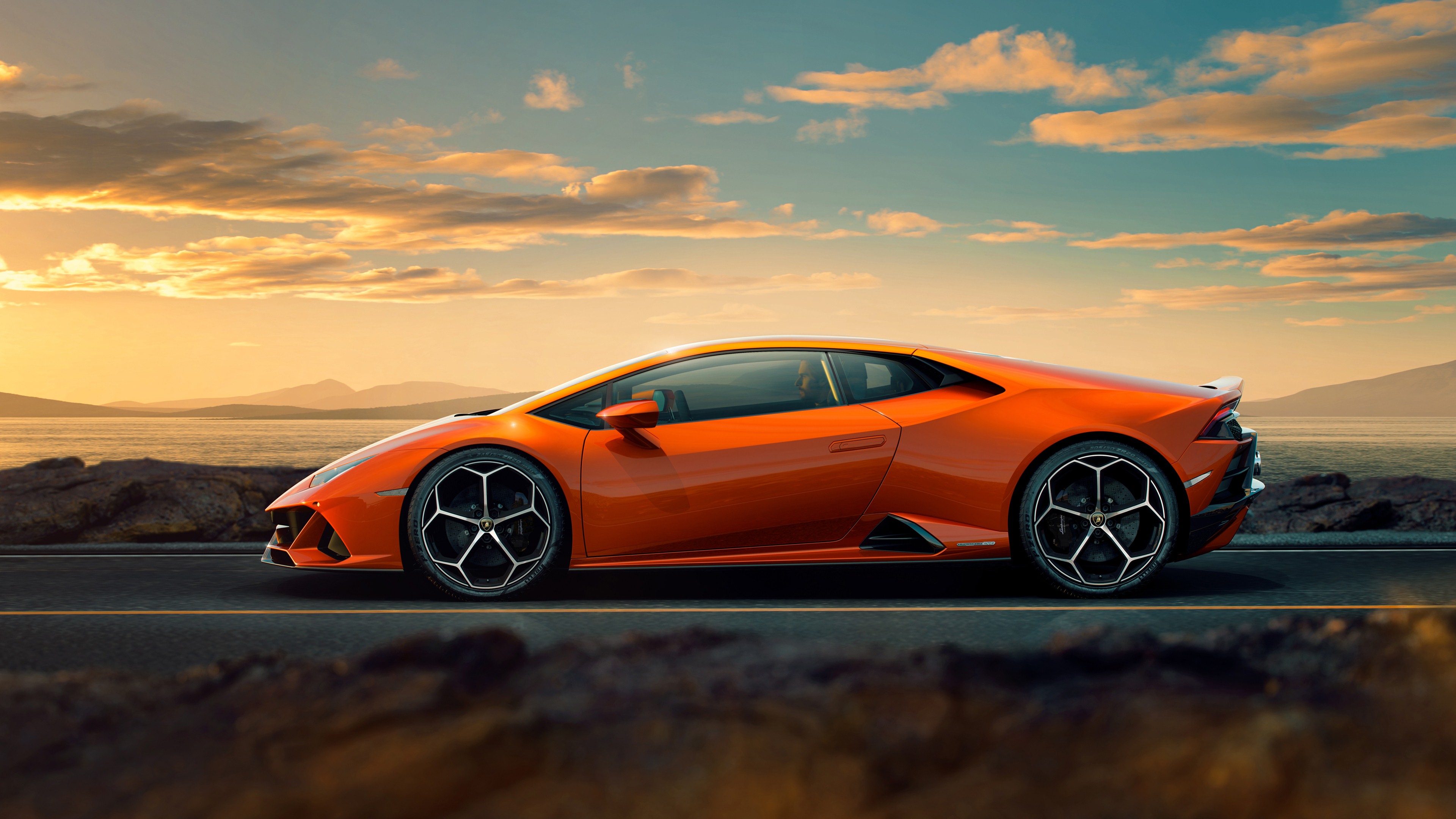 4k Photo Of Lamborghini Huracan Evo Car HD Wallpaper