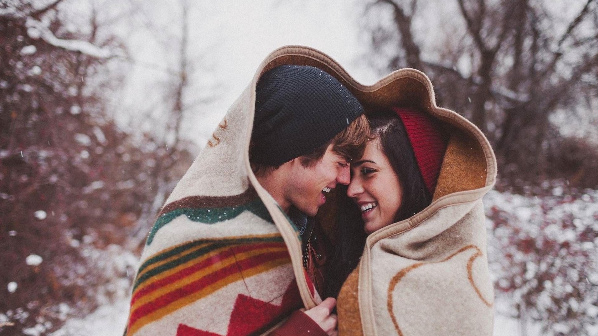 Romantic Couple Hug Wallpaper