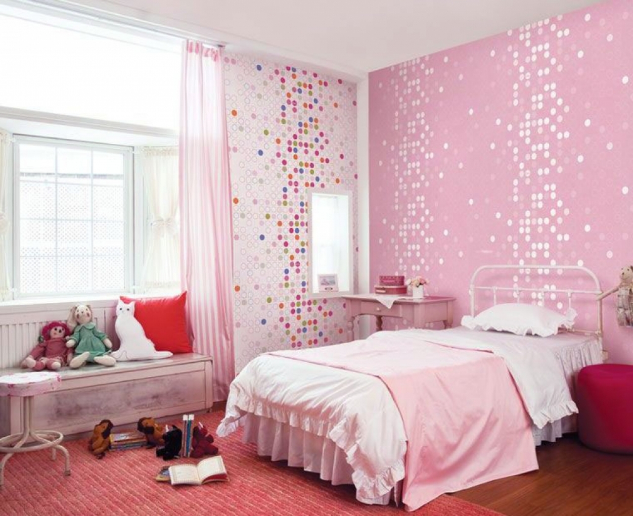 room cute pink dotty wallpaper girls bedroom home design Kids room