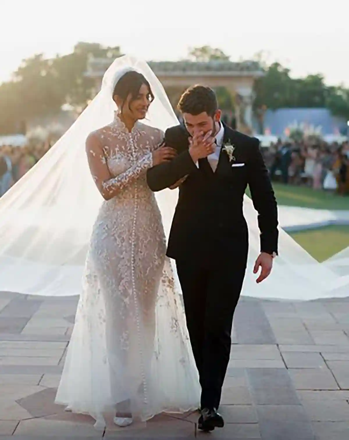 Priyanka Nick White Wedding Pics Wallpaper