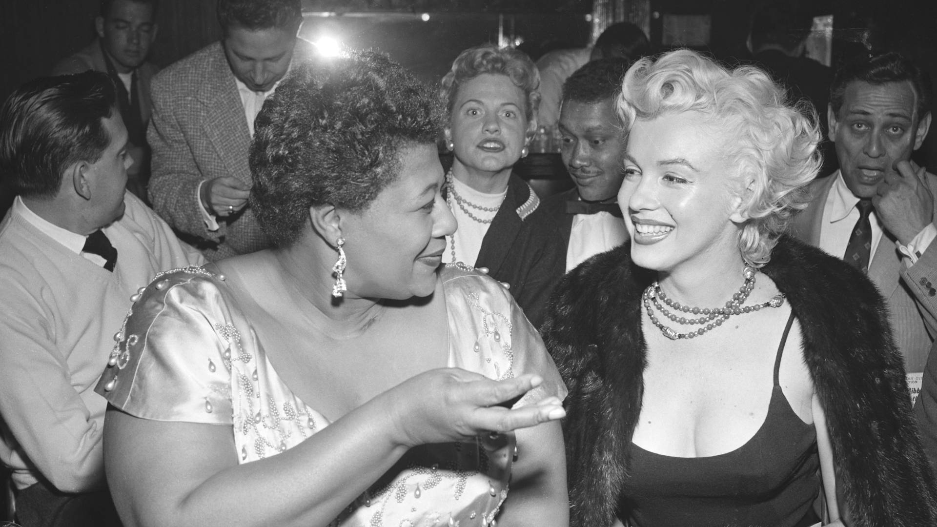 Ella Fitzgerald Talking To Monroe P4K8Y04Kps9S3B5U Wallpaper
