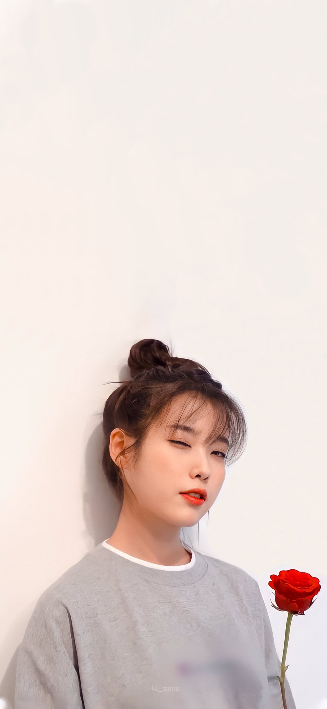 Foru On Wallpaper