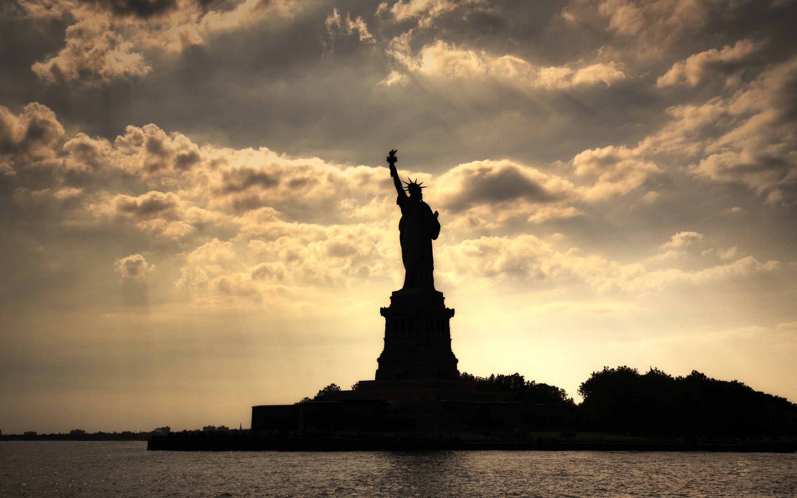 Colossal Statue Of Liberty Wallpaper Travel HD