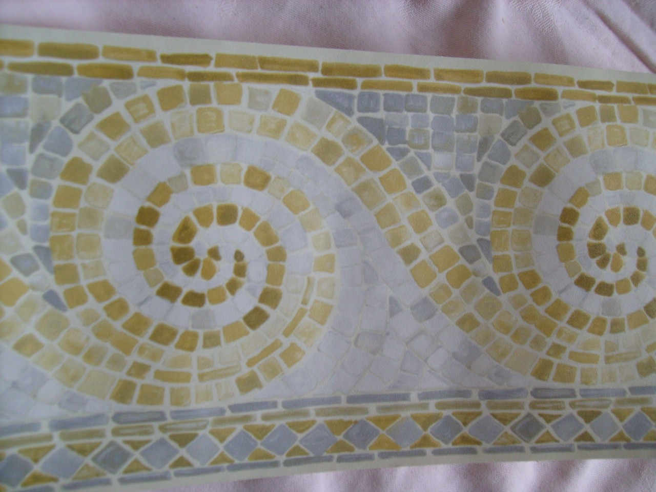 Details about MOSAIC GOLD YELLOW GREY COLOROLL WALLPAPER BORDERS BN
