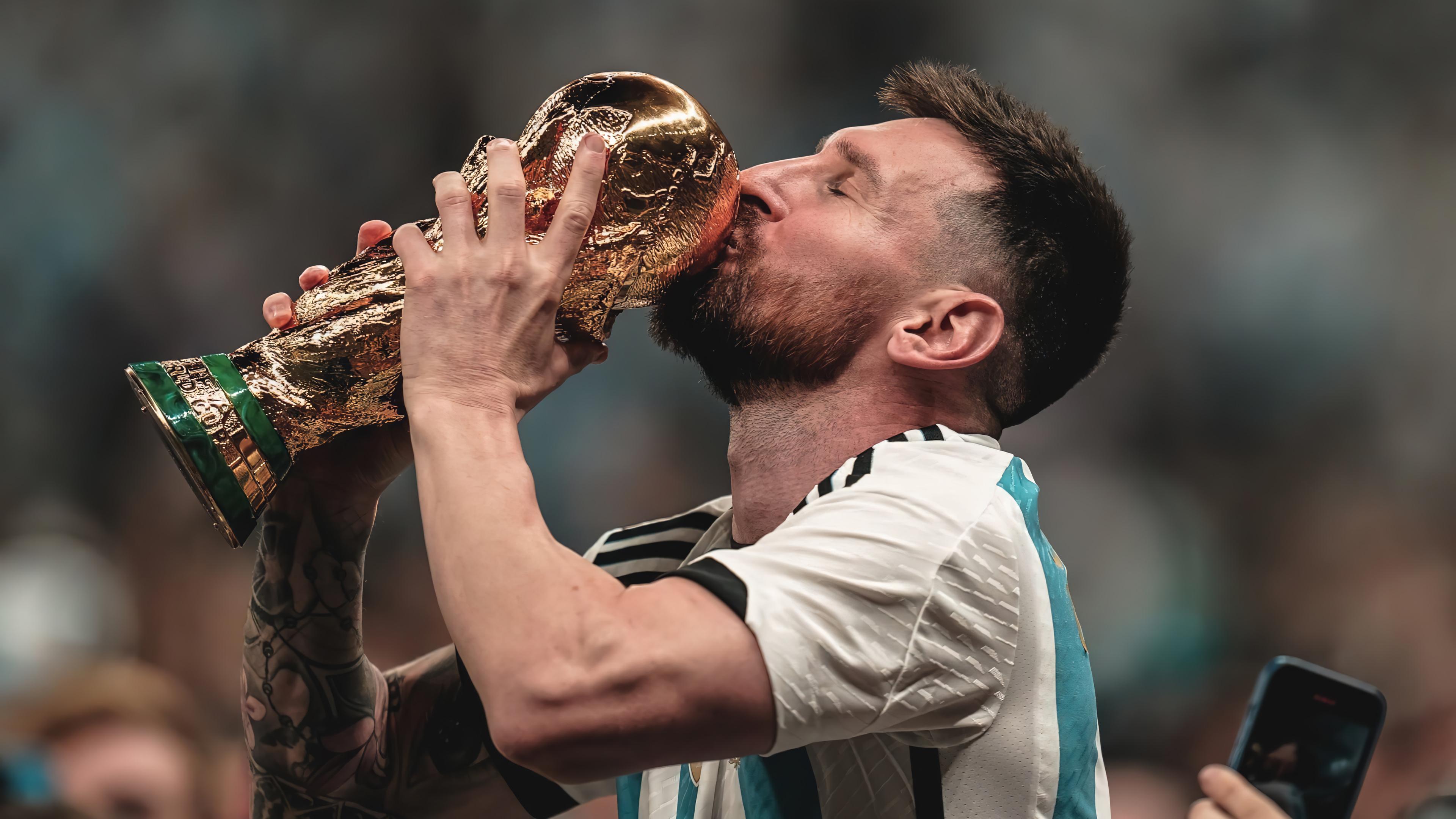 Lionel Messi Fifa World Cup Trophy Winner Wallpaper 4k HD Pc