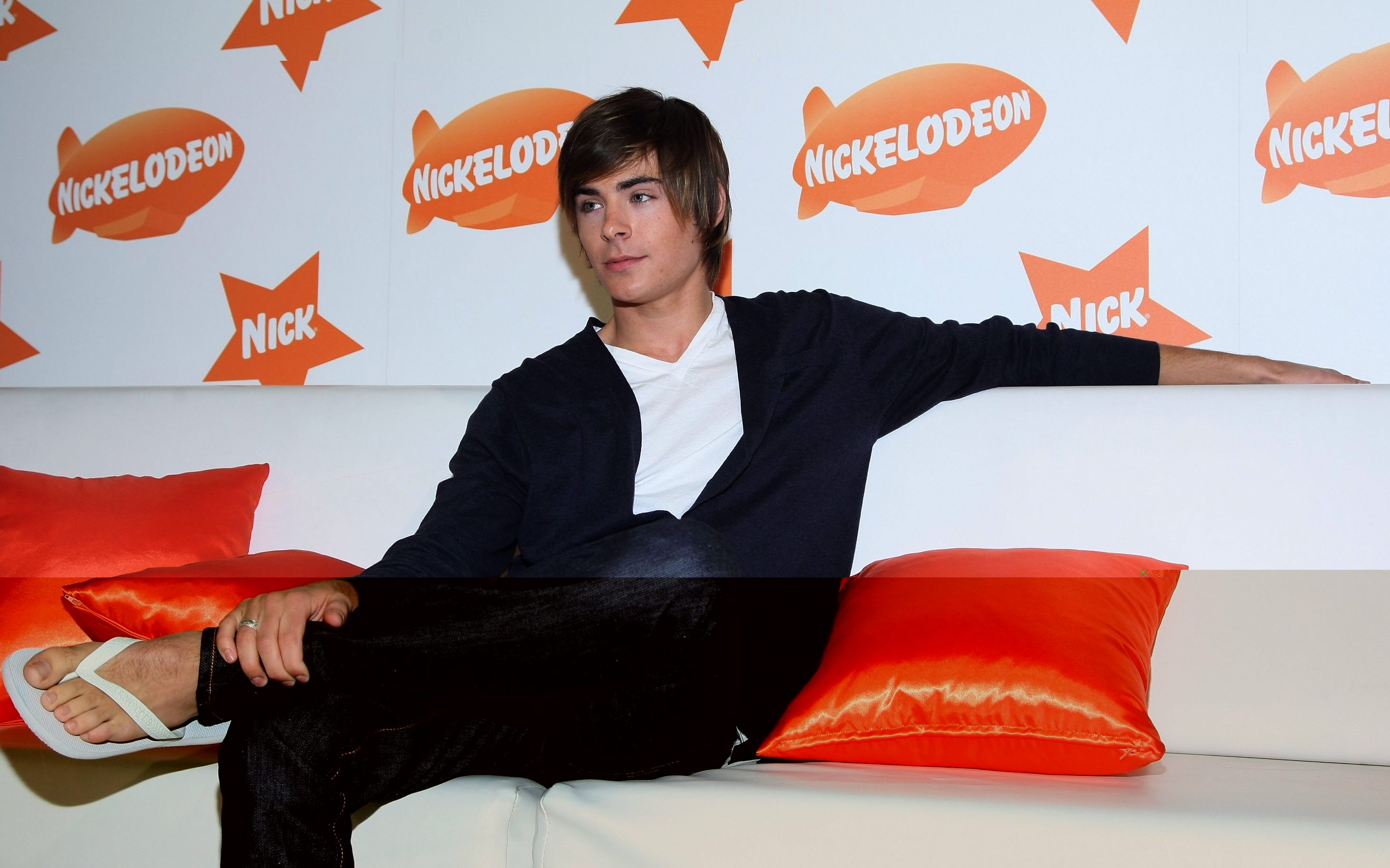 American Actor Celebrity Zac Efron HD Wallpaper