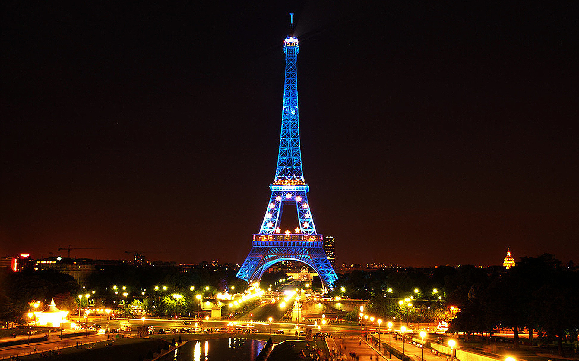 Eiffel Tower Lit Up At Night HD Wallpaper Background Image