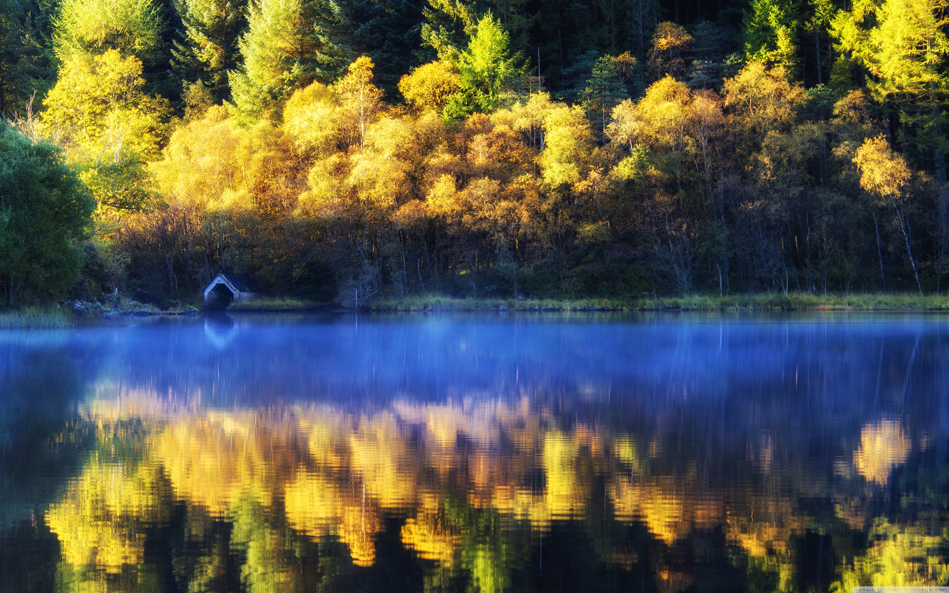 Loch Chon Boathouse Autumn 4k HD Desktop Wallpaper For