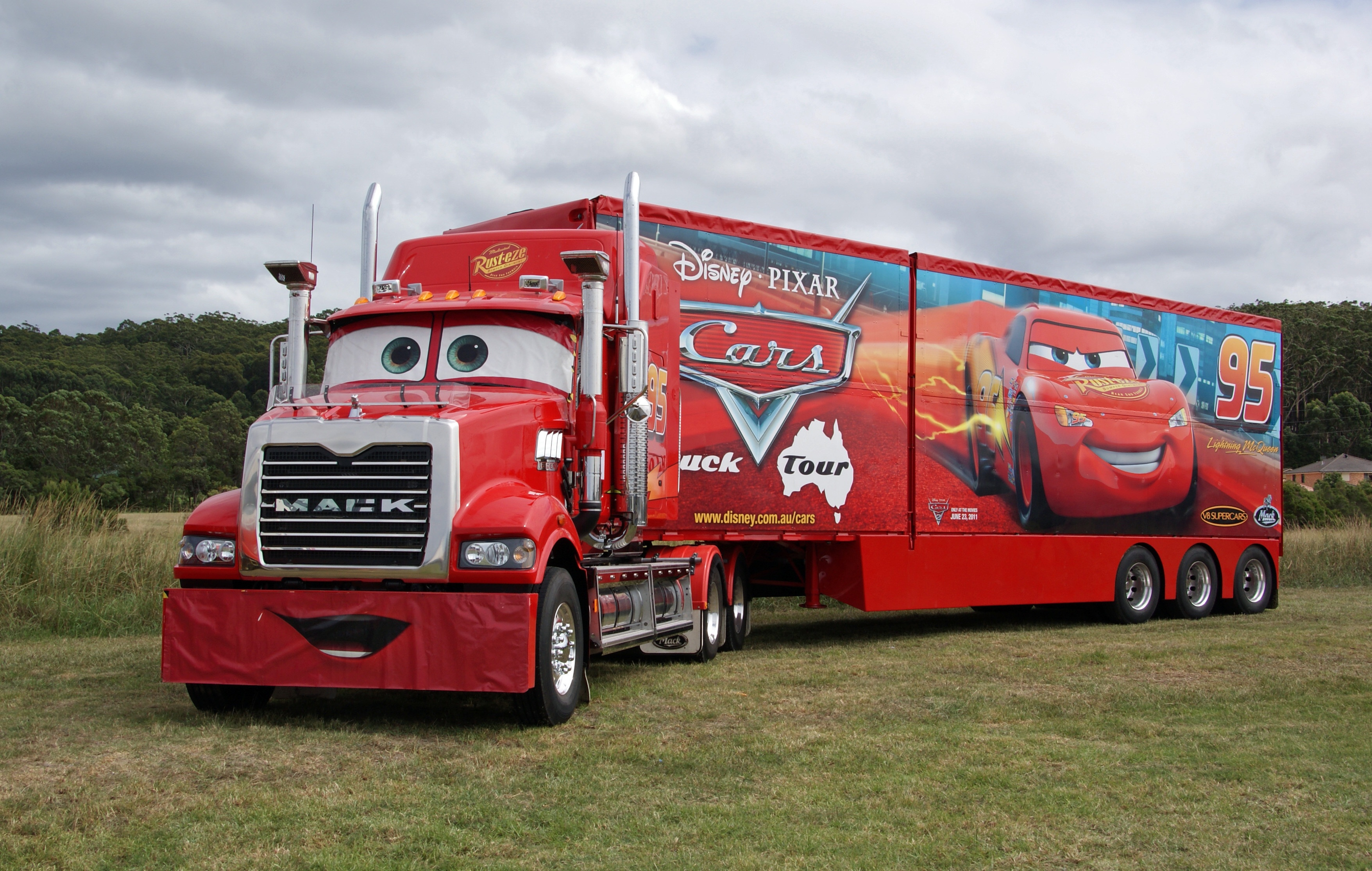Mack Truck car cartoon disney grass mack pixar truck 3511x2229