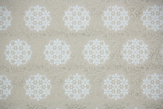S Vintage Wallpaper White Floral Clusters With Gold Metallic
