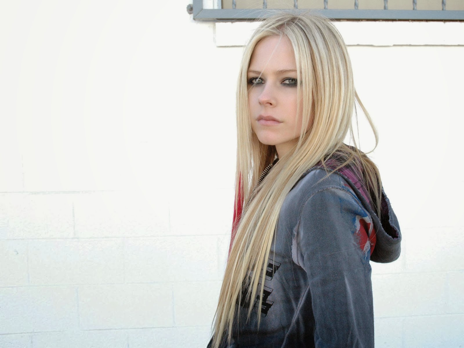 Avril Lavigne HD Wallpaper Hot