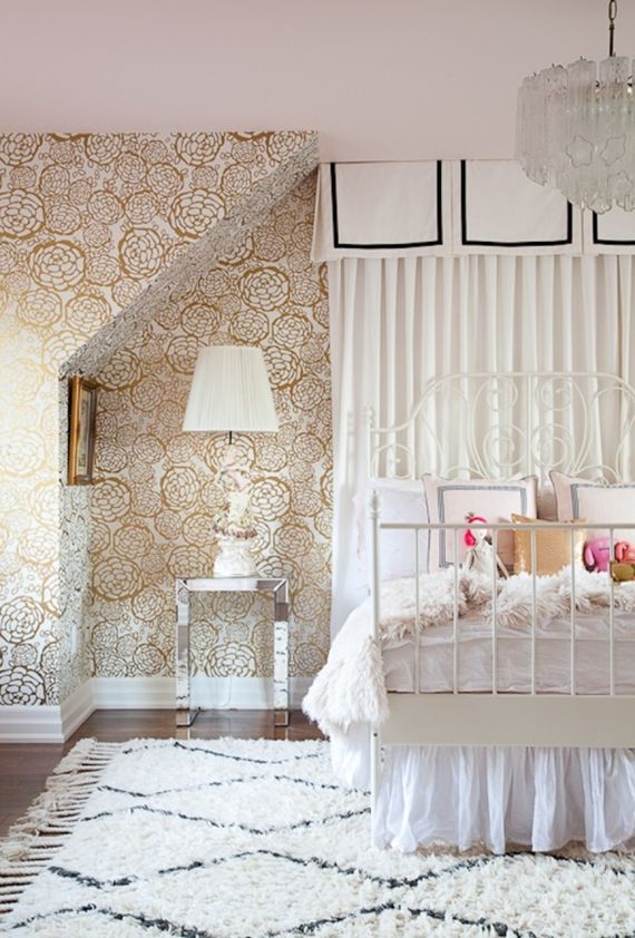 Girl S Bedroom With Petal Pusher Wallpaper Christine Dovey And