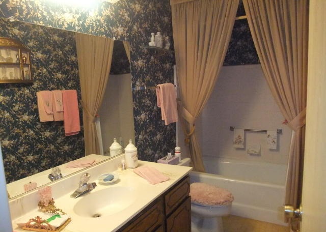 Ugly House Photos Blog Archive Wallpapered Bathrooms