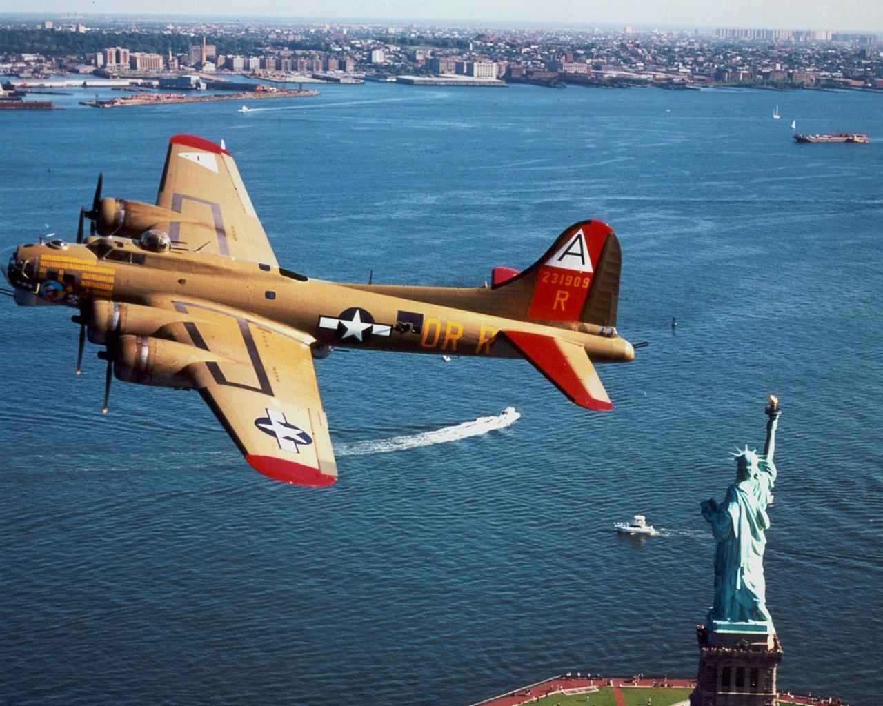 Statue Of Liberty B Flying Fortress B17 Wallpaper