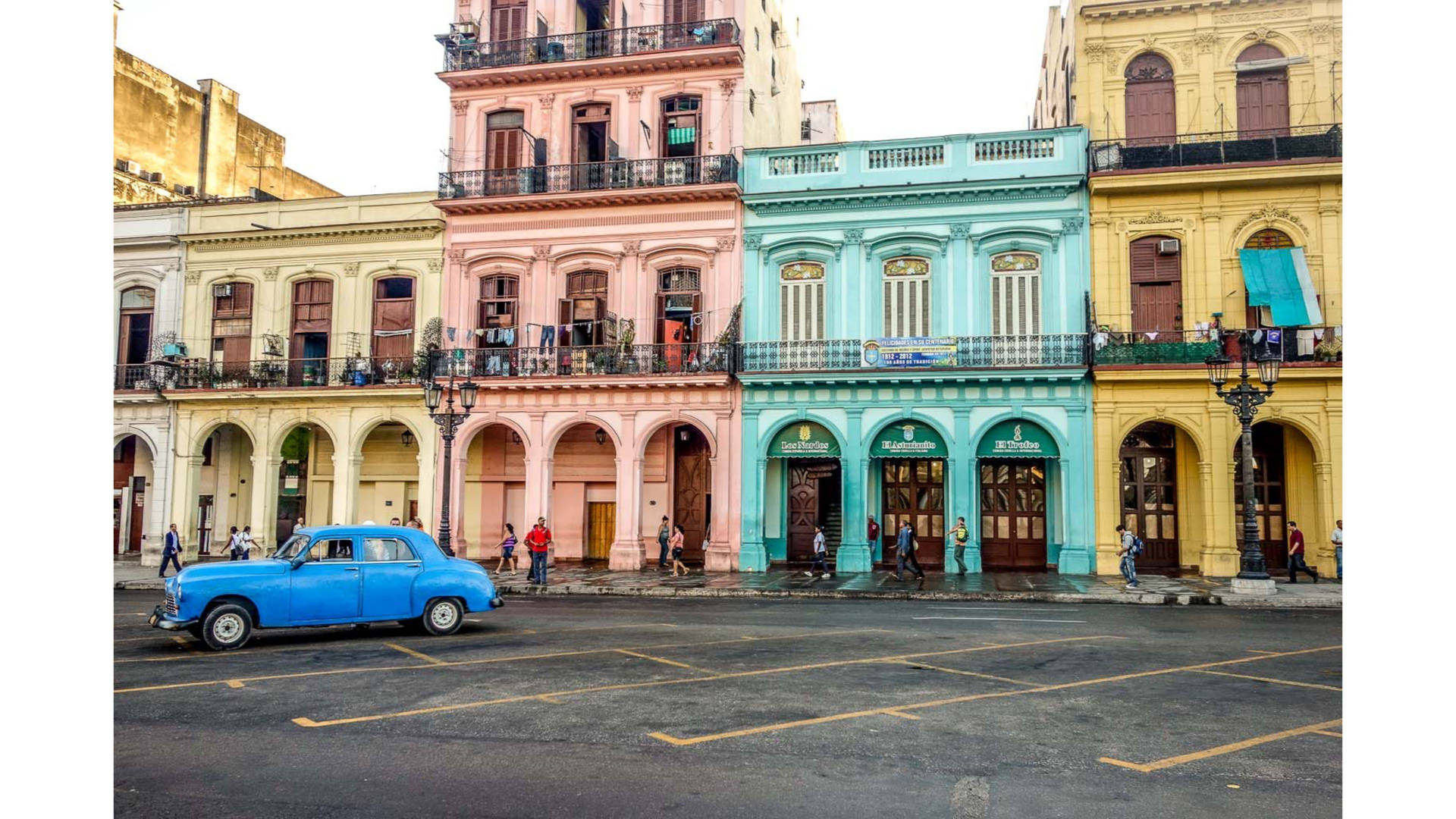 Colorful Buildings In Cuba 0iyqpst1990paoph Wallpaper