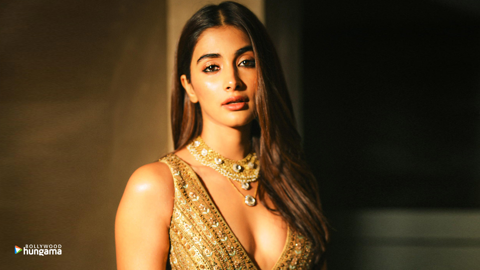 Pooja Hegde Wallpaper