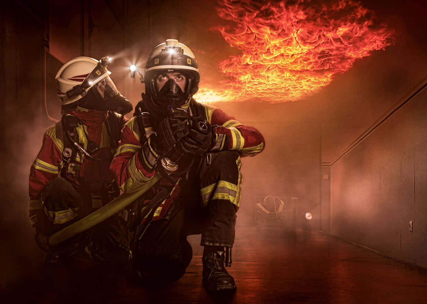 Brave Firefighter Fighting World S Wildest Fires Wallpaper
