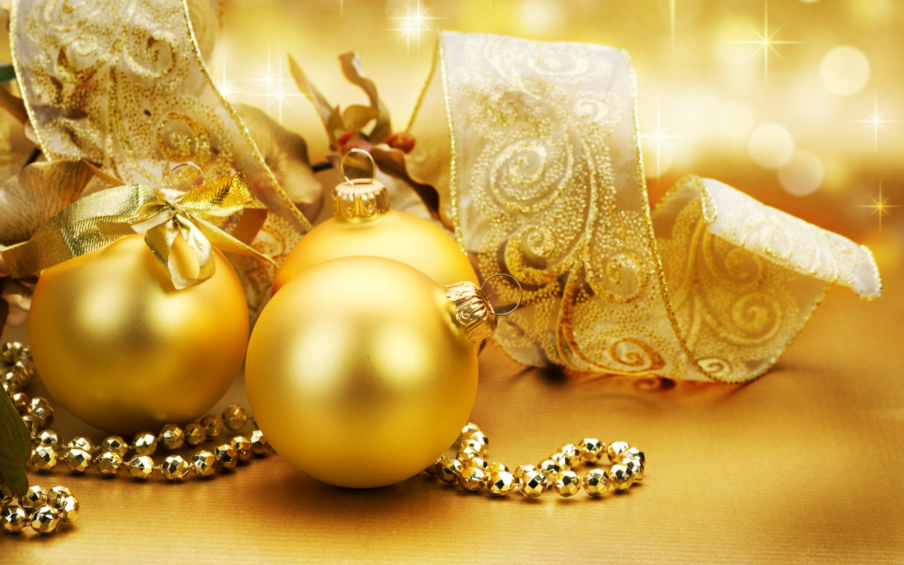 Pictures Gold Jewelry Wallpaper On The Tree