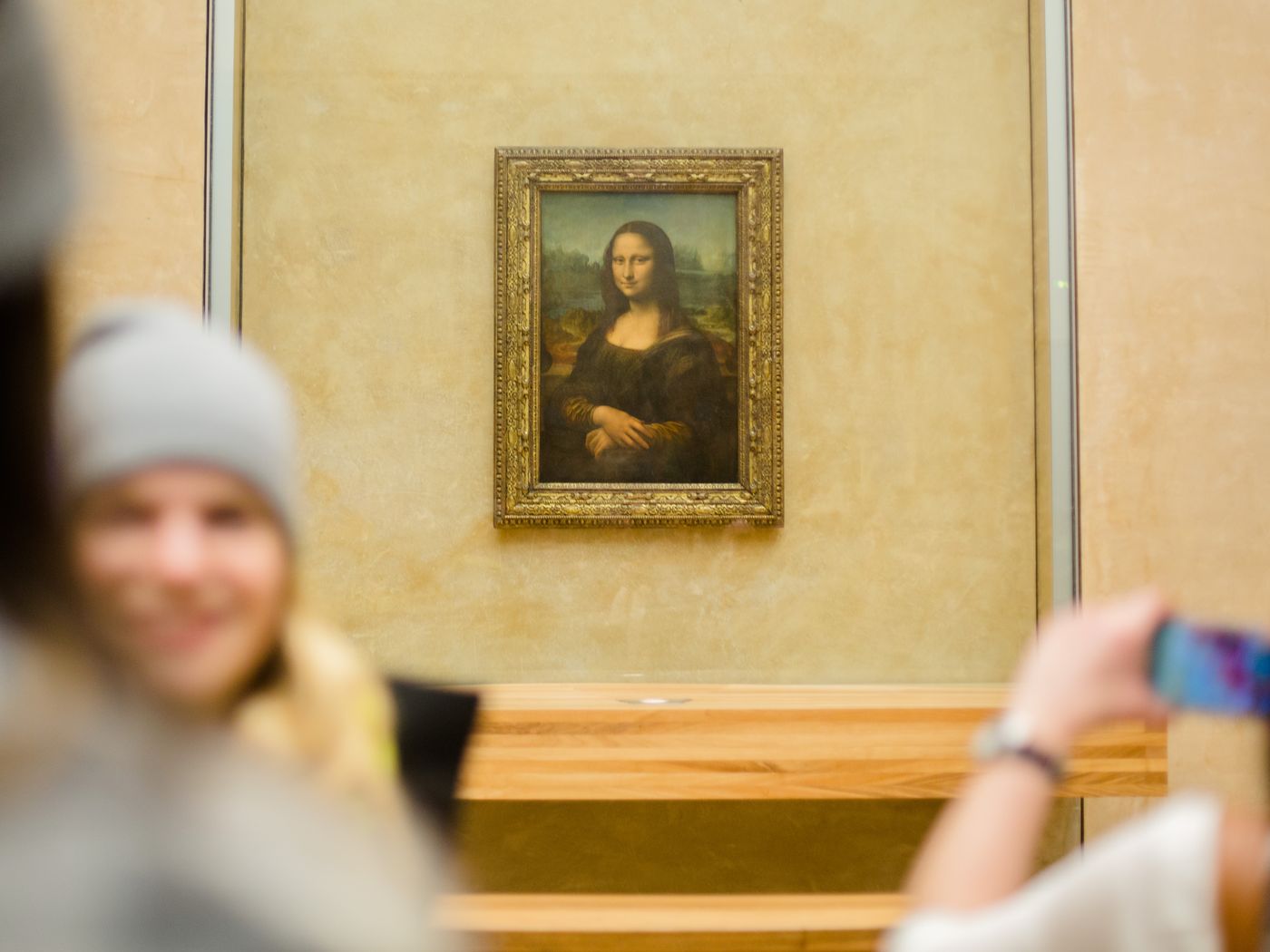 The Mona Lisa Is Protected By A Fence That Beyonc And Jay Z