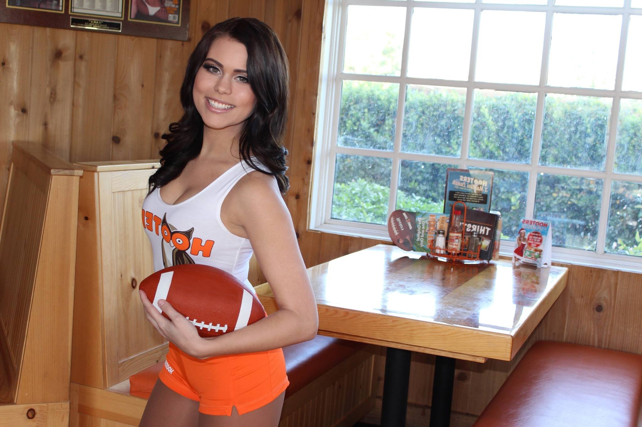 Hooters Wallpaper HD Image Collection Nm Cp