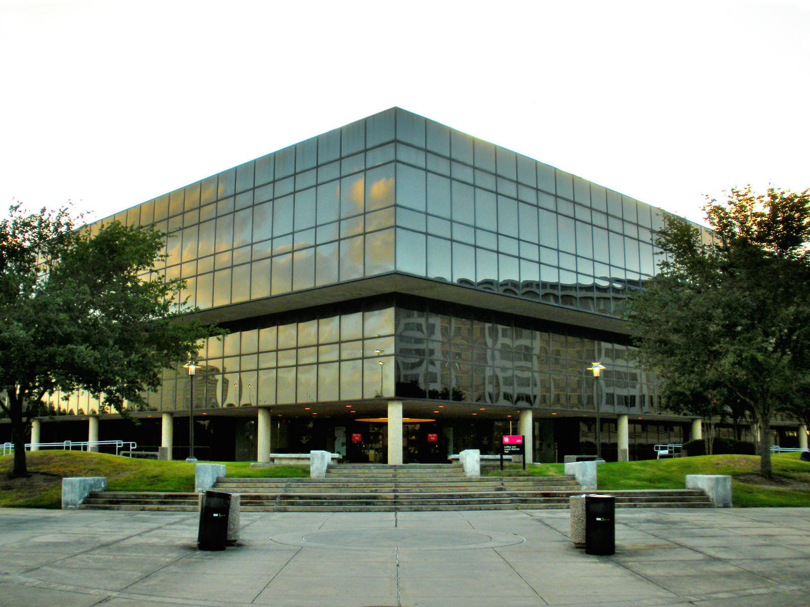 Melcher Hall At Campus University Houston City Wallpaper