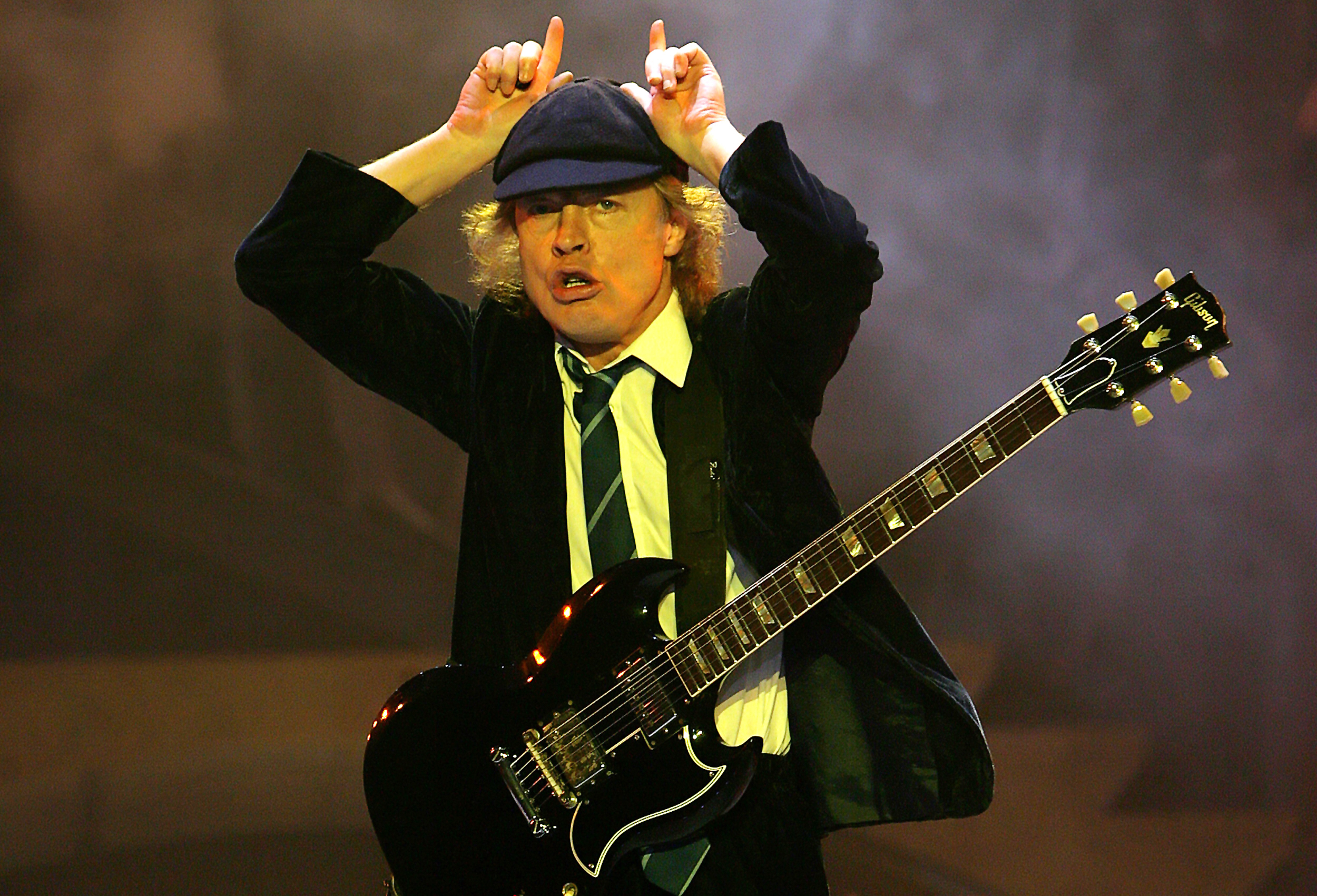 Enjoy This New Angus Young Desktop Background Ac Dc Wallpaper