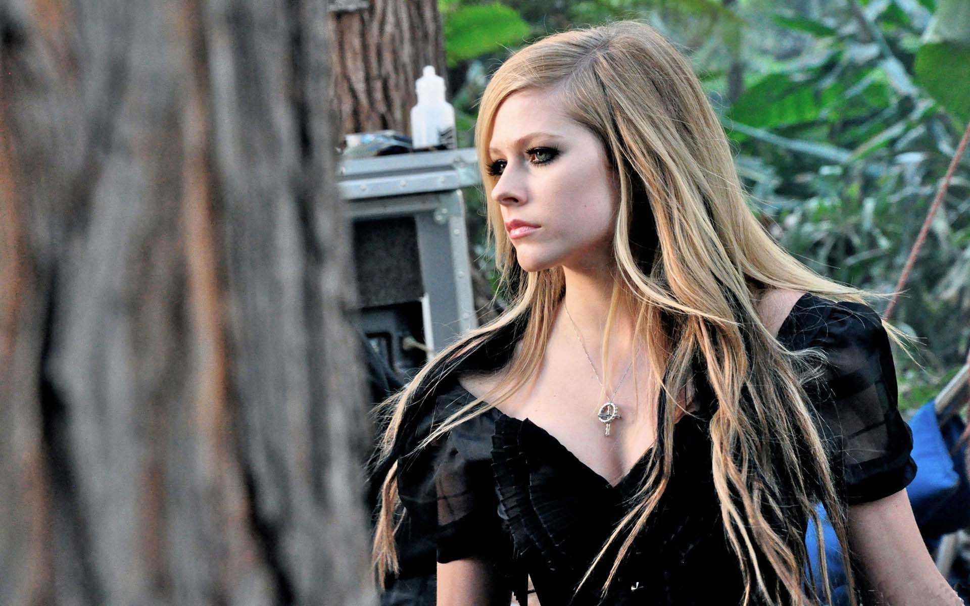 Avril Lavigne HD Wallpaper Apnatimepass