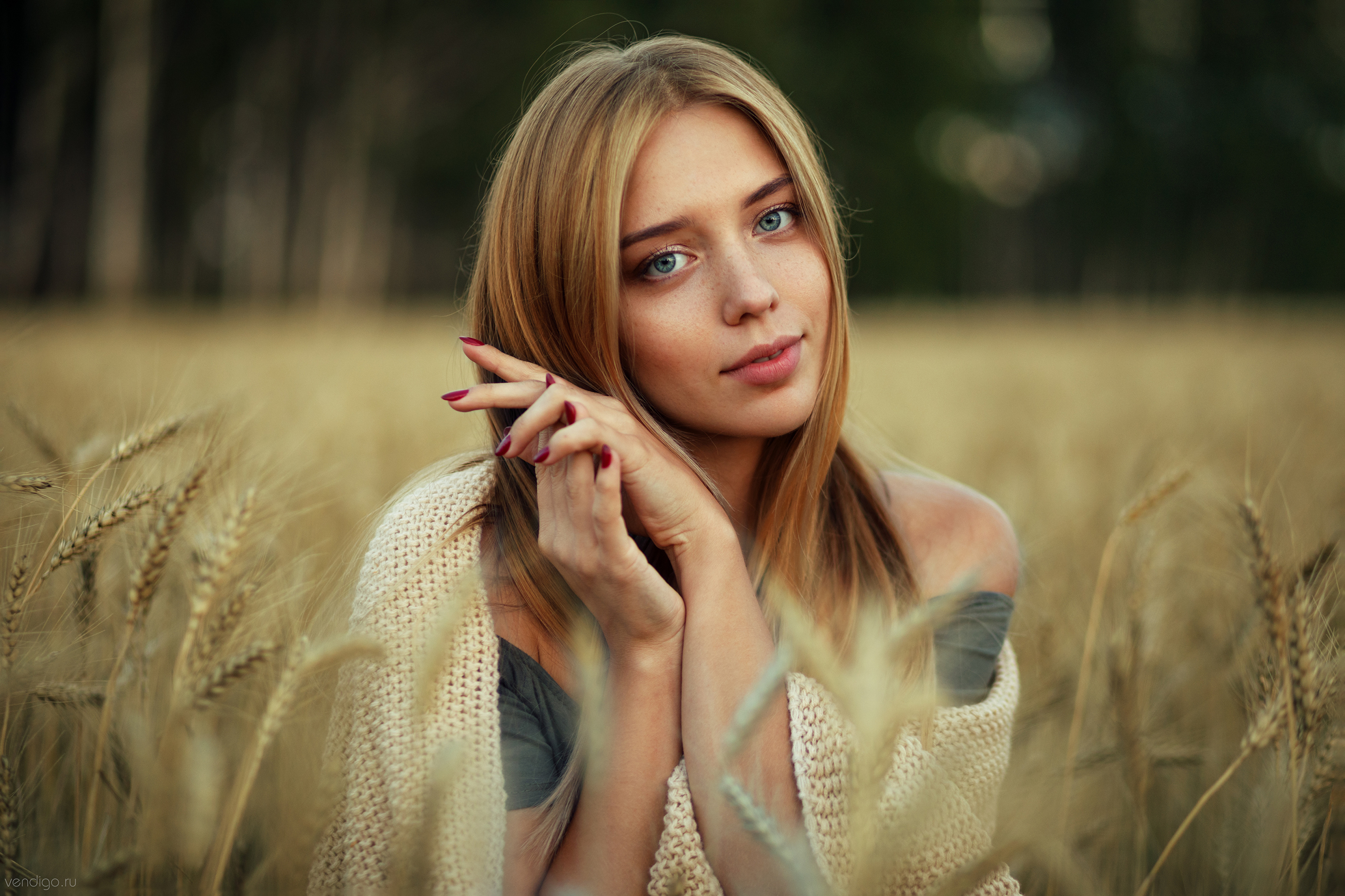Girl Field Nature Outdoor 4k Wallpaper HD Girls Image