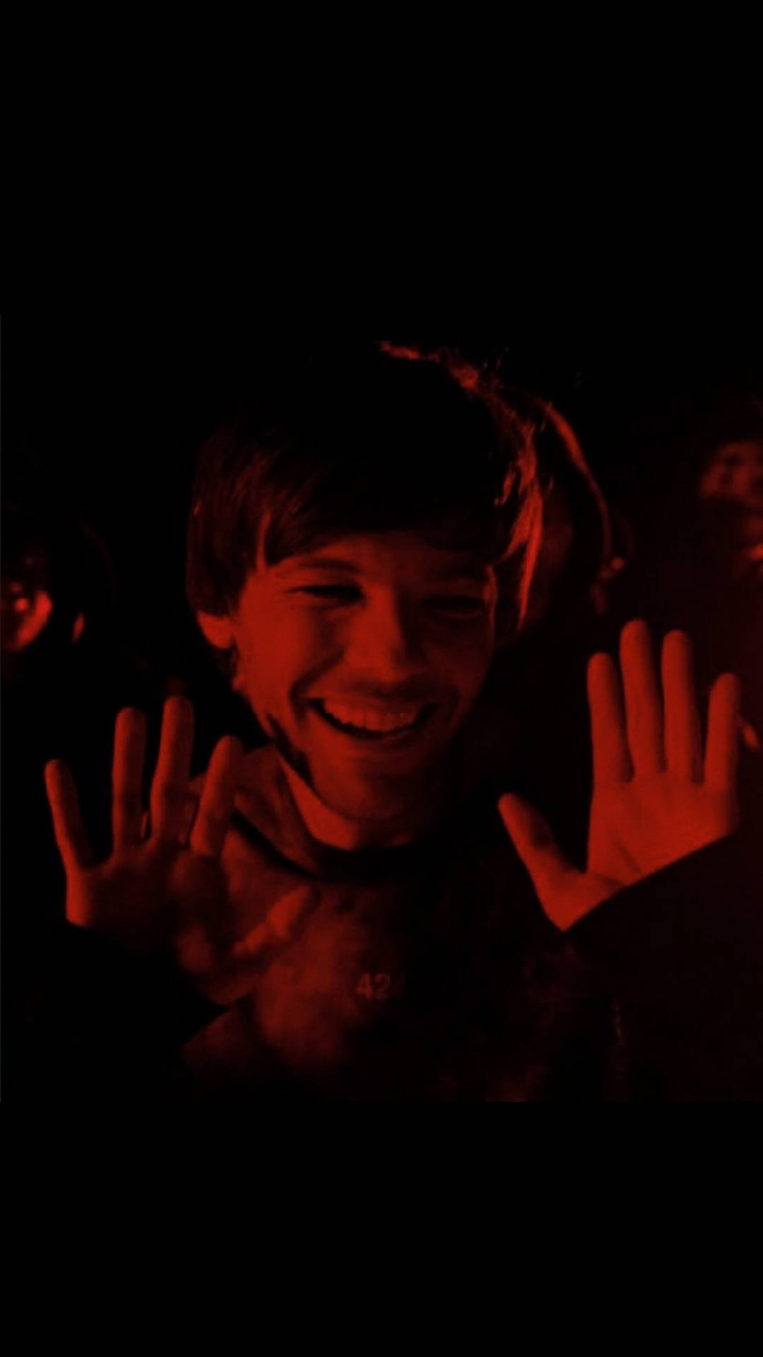 Black And Red Louis Tomlinson Rynd30H5Th2Ee8Fg Wallpaper