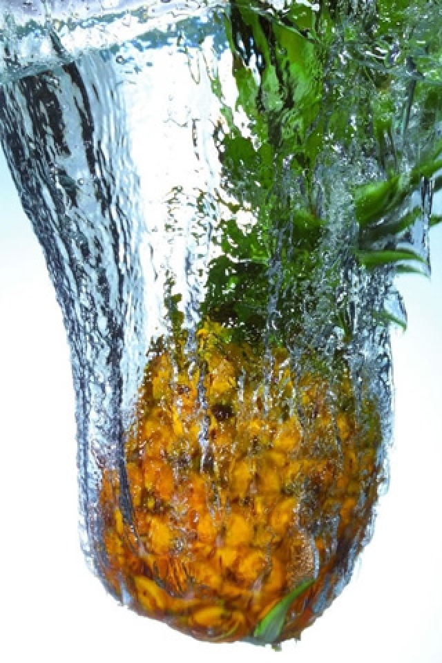 Pineapple Drop in Water iPhone HD Wallpaper iPhone HD Wallpaper