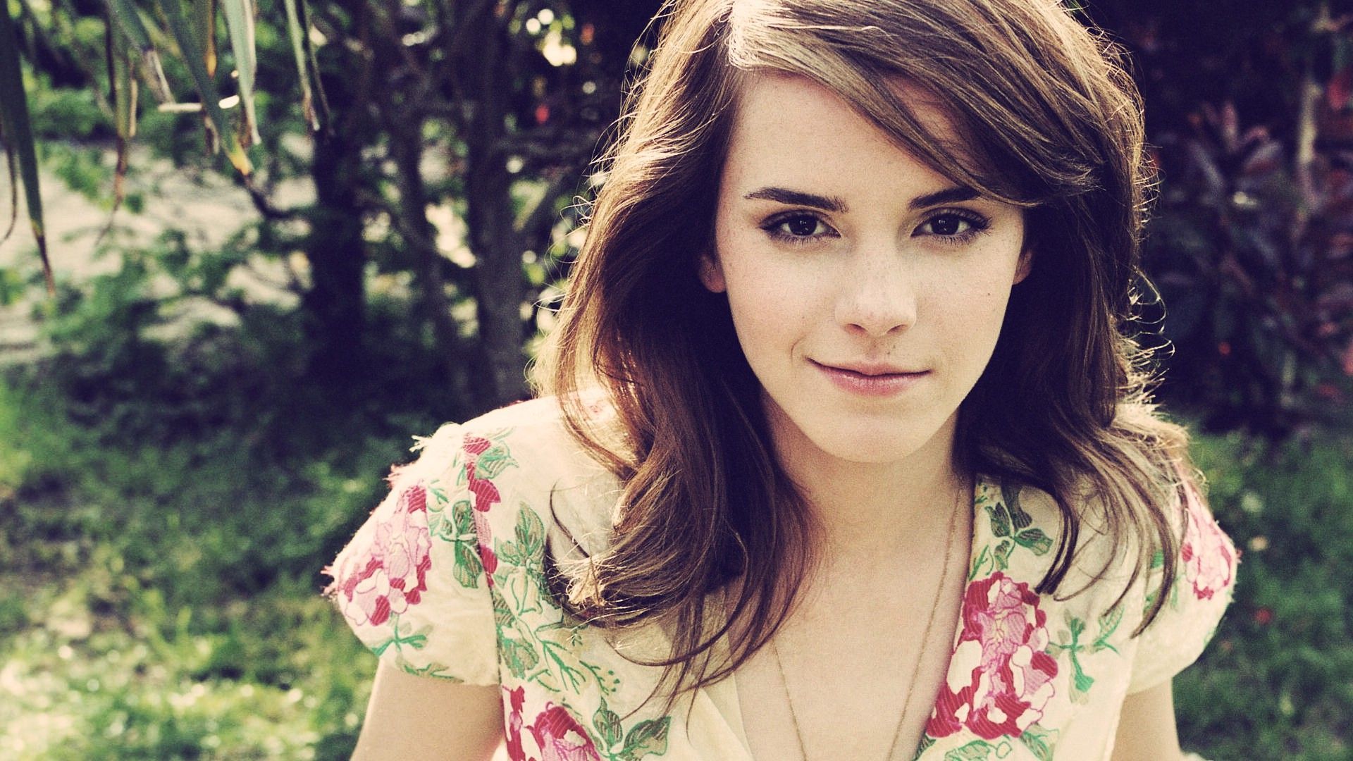 Emma Watson New Top Wallpaper In High Definition