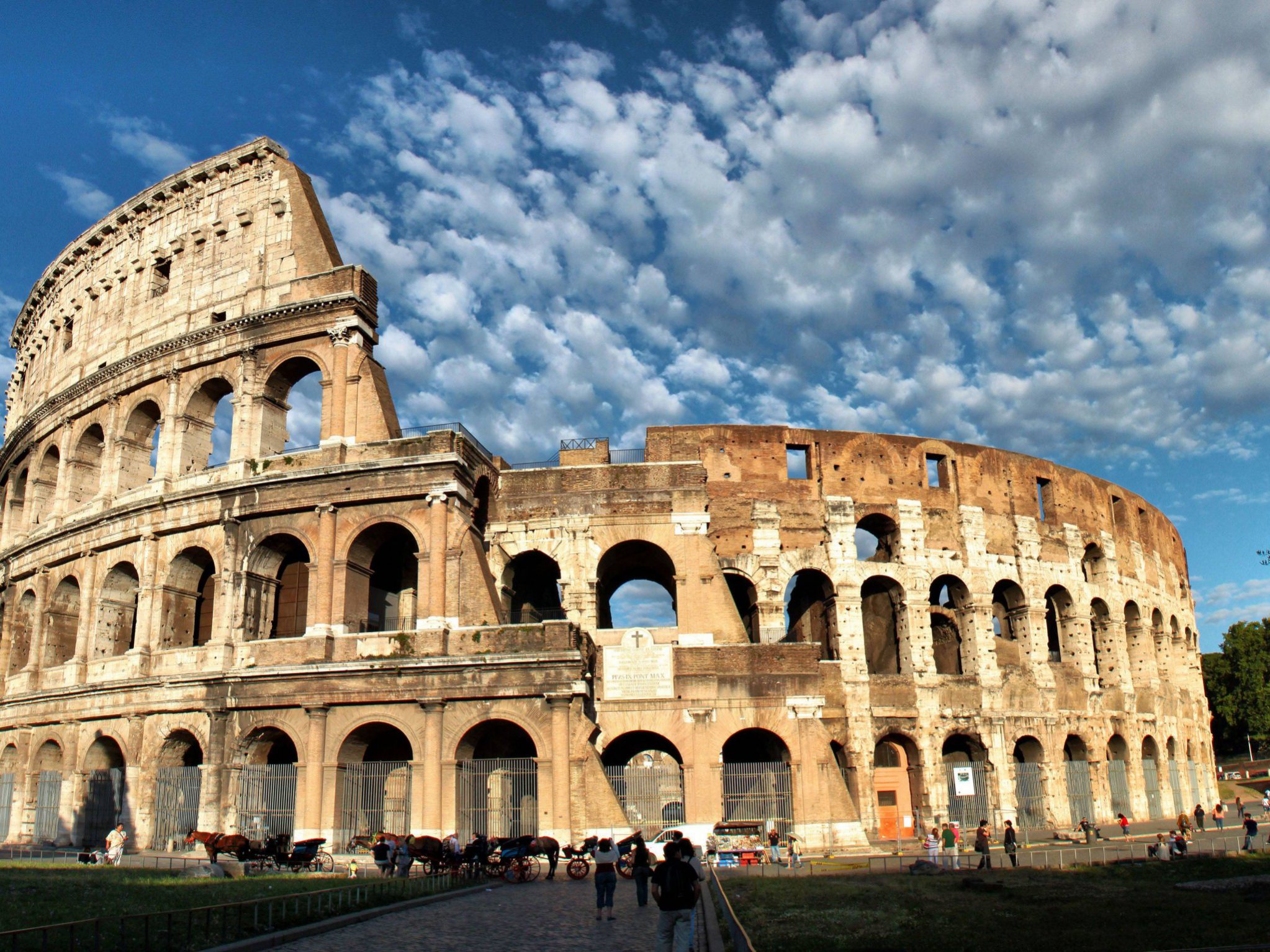 Colosseum Building City Wallpaper
