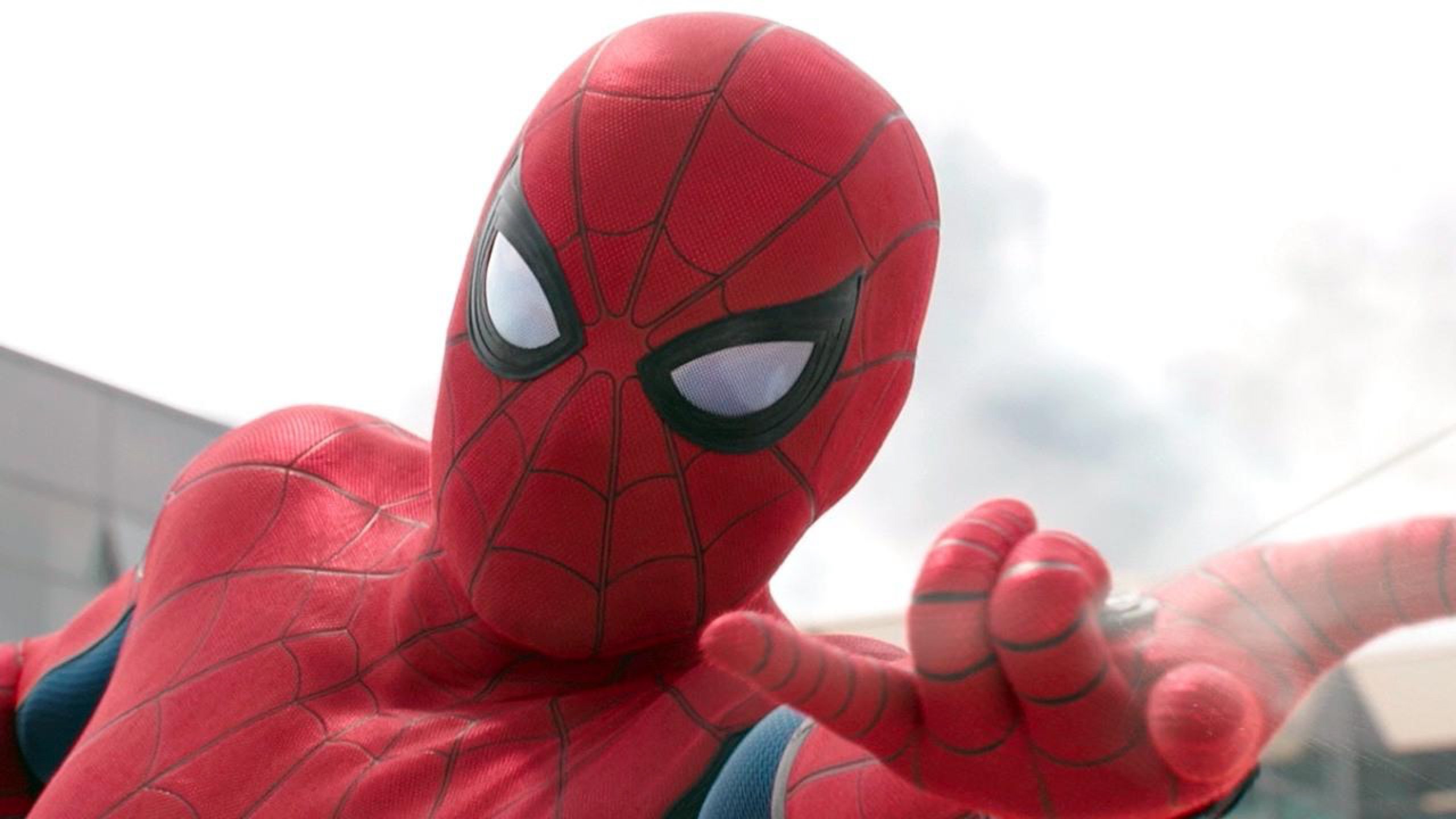 Tom Holland Punched Michael Keaton While Shooting Spider Man