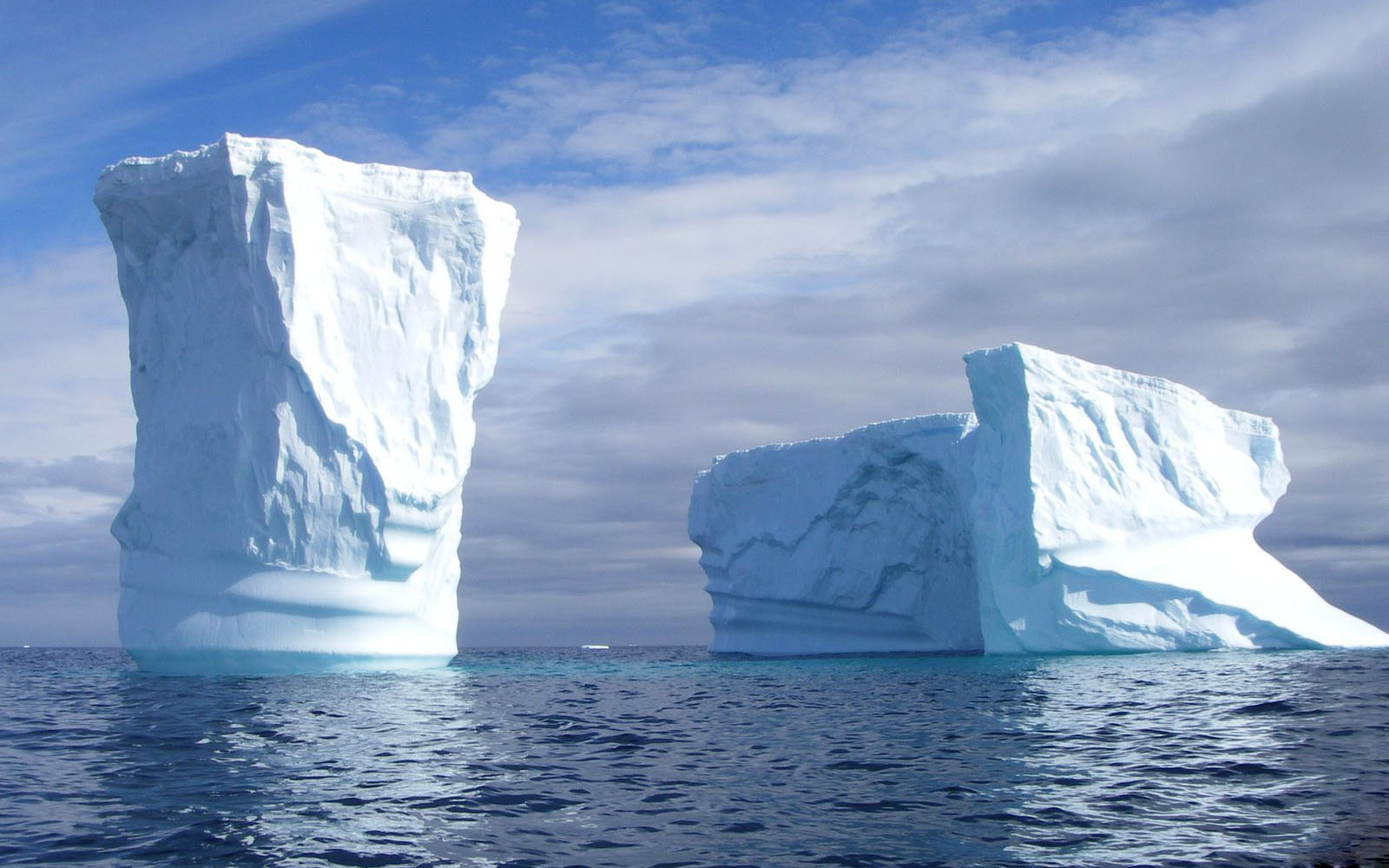 Wallpaper Huge Antarctic Iceberg