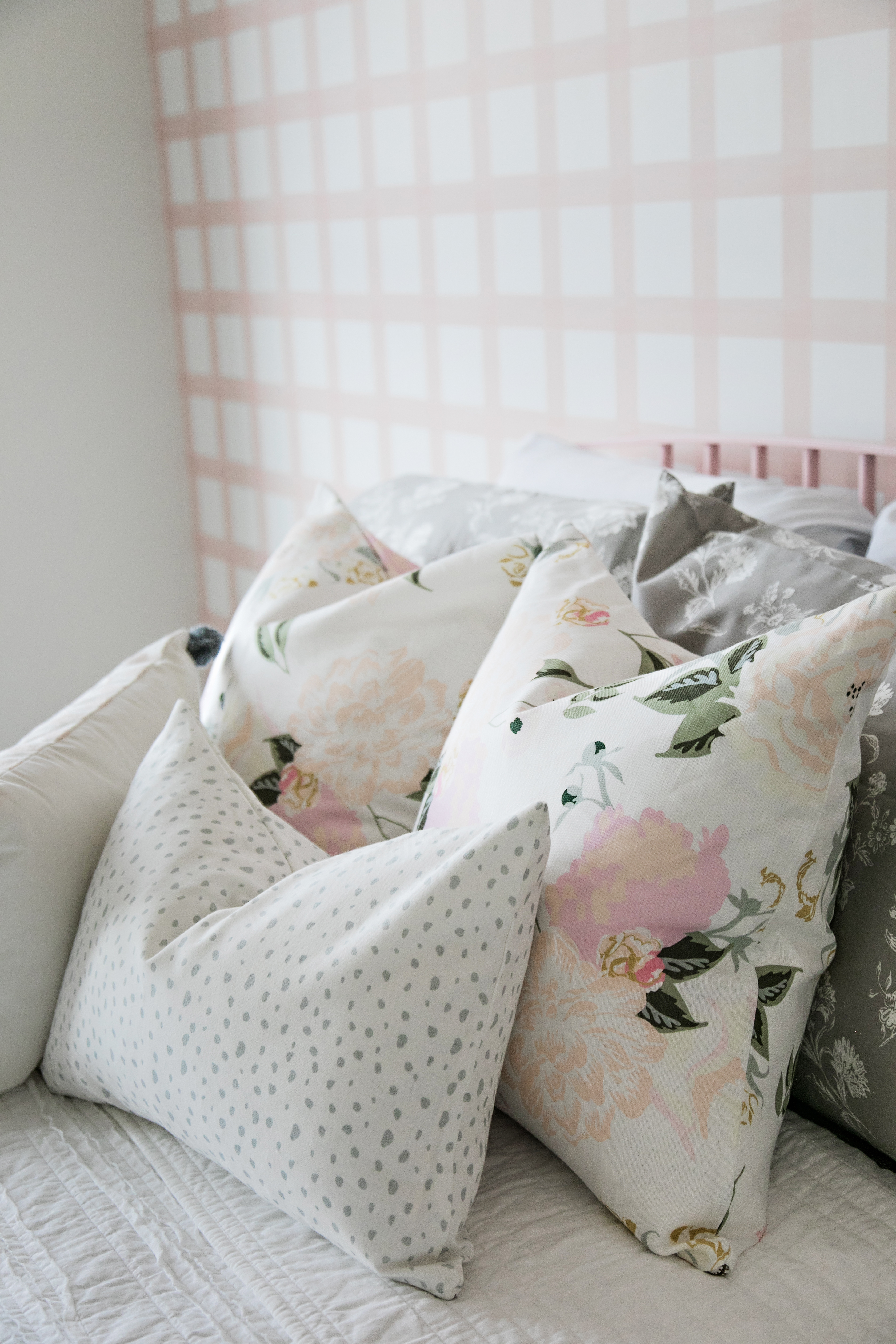 Smi Modern Farmhouse Pretty In Pink Bedroom Reveal Sita