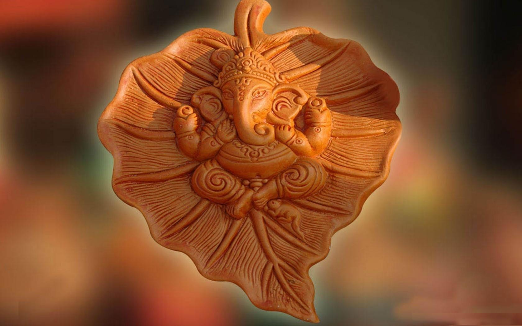 God Ganesha In Leaf Wallpaper For Ganesh Chaturthi HD