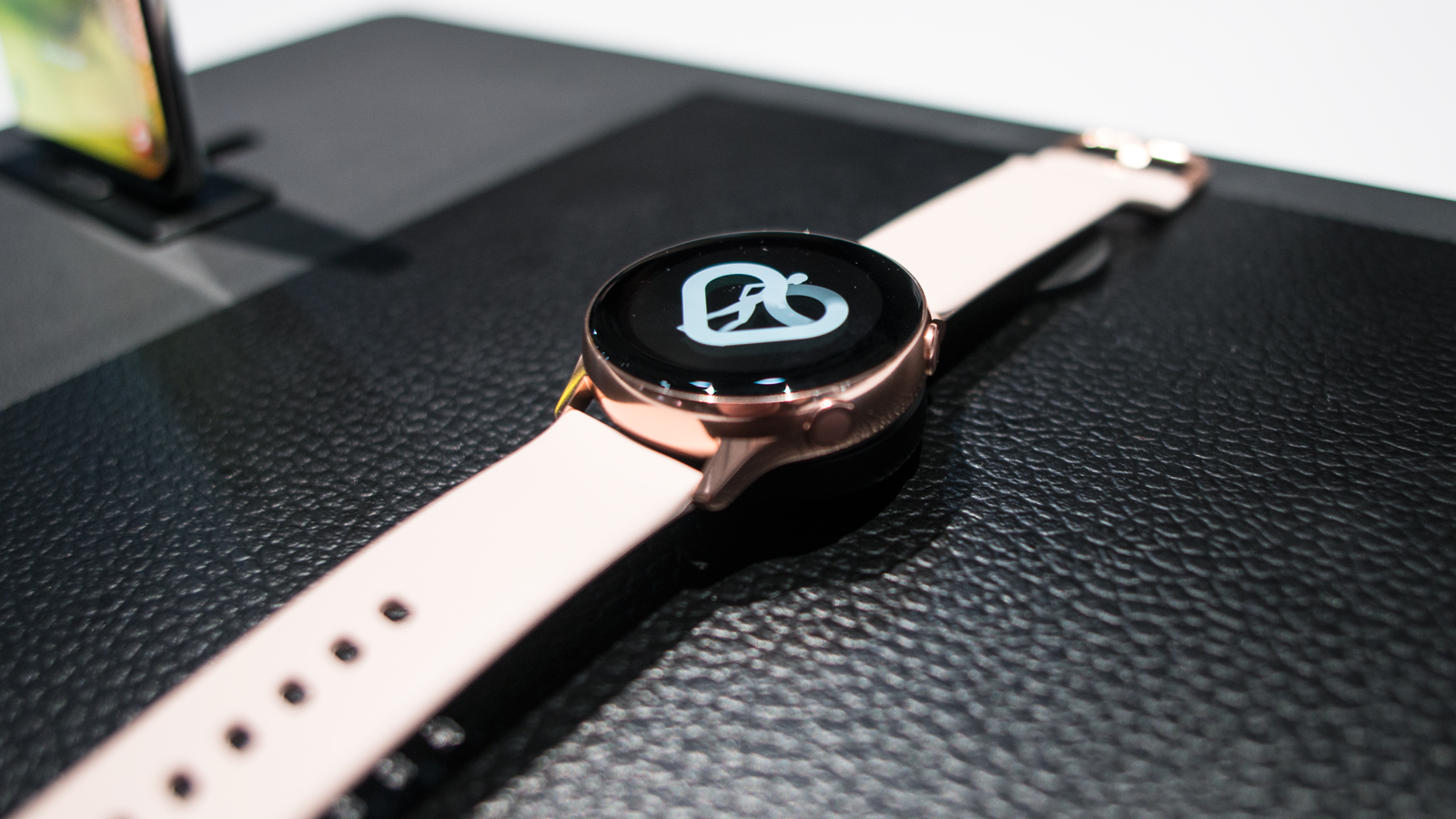 Samsung Galaxy Watch Active 2 may have two major Apple Watch 4