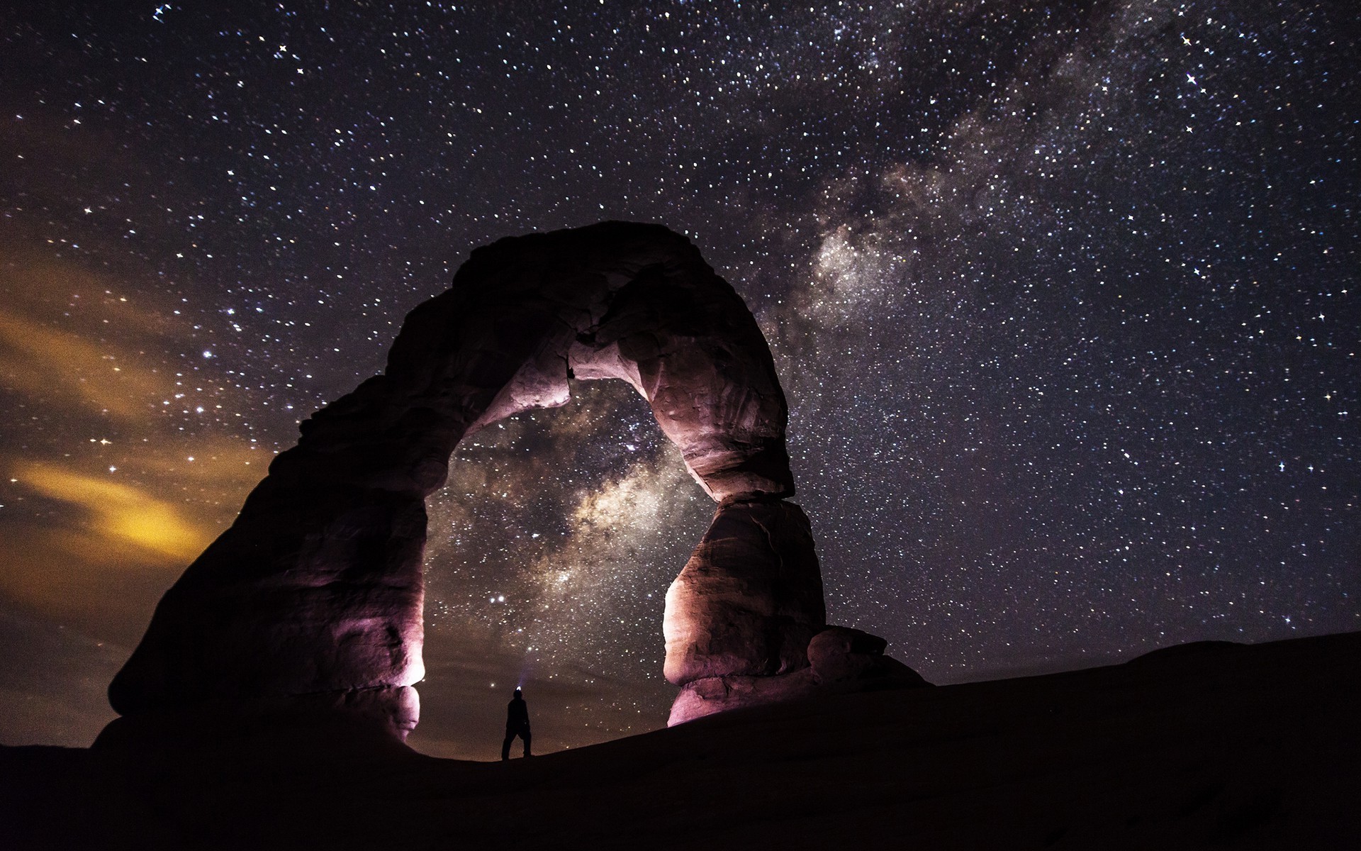 Milky Way Above The Delicate Arch Wallpaper