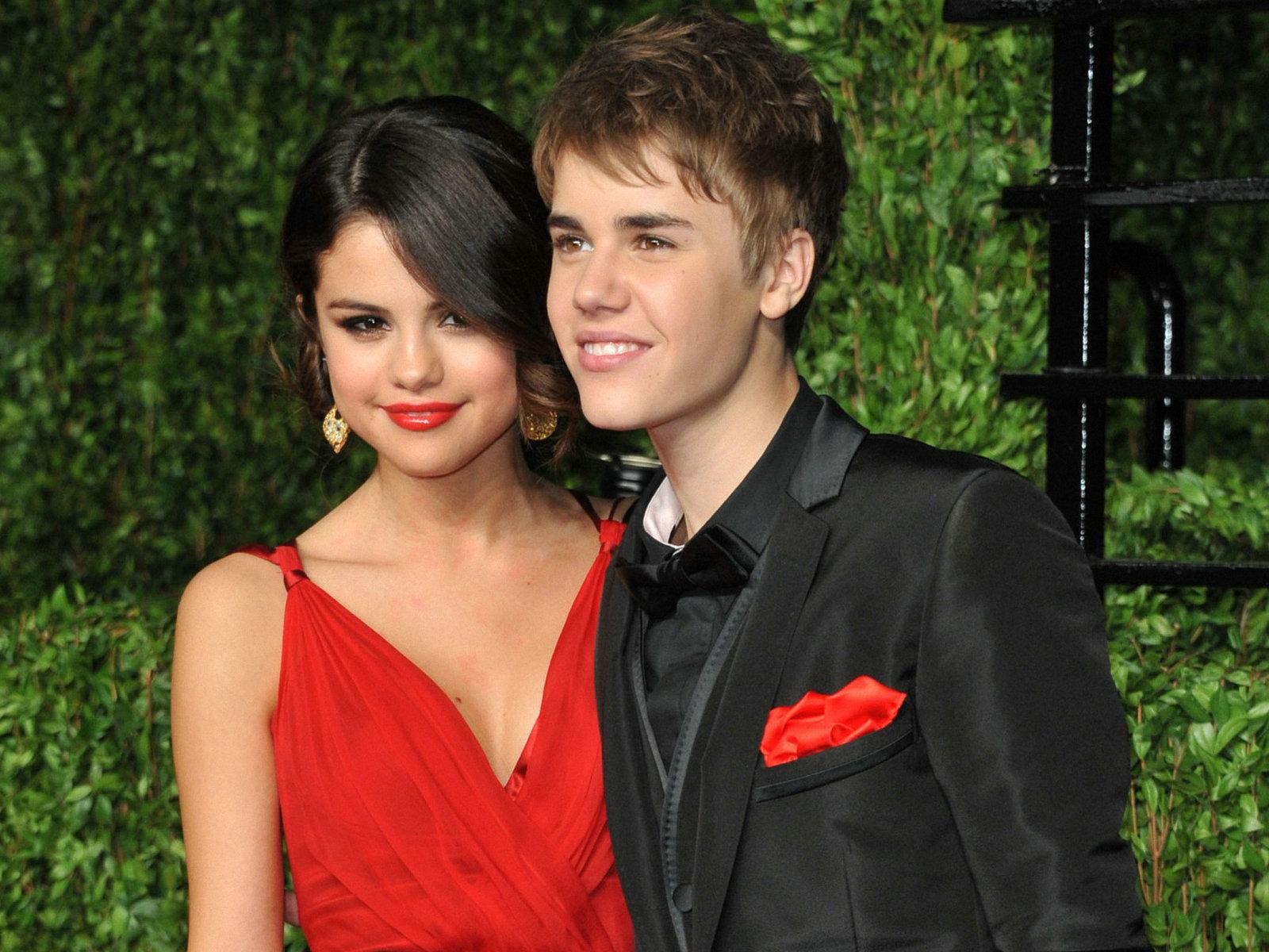 Justin Bieber And Selena Gomez Wallpaper
