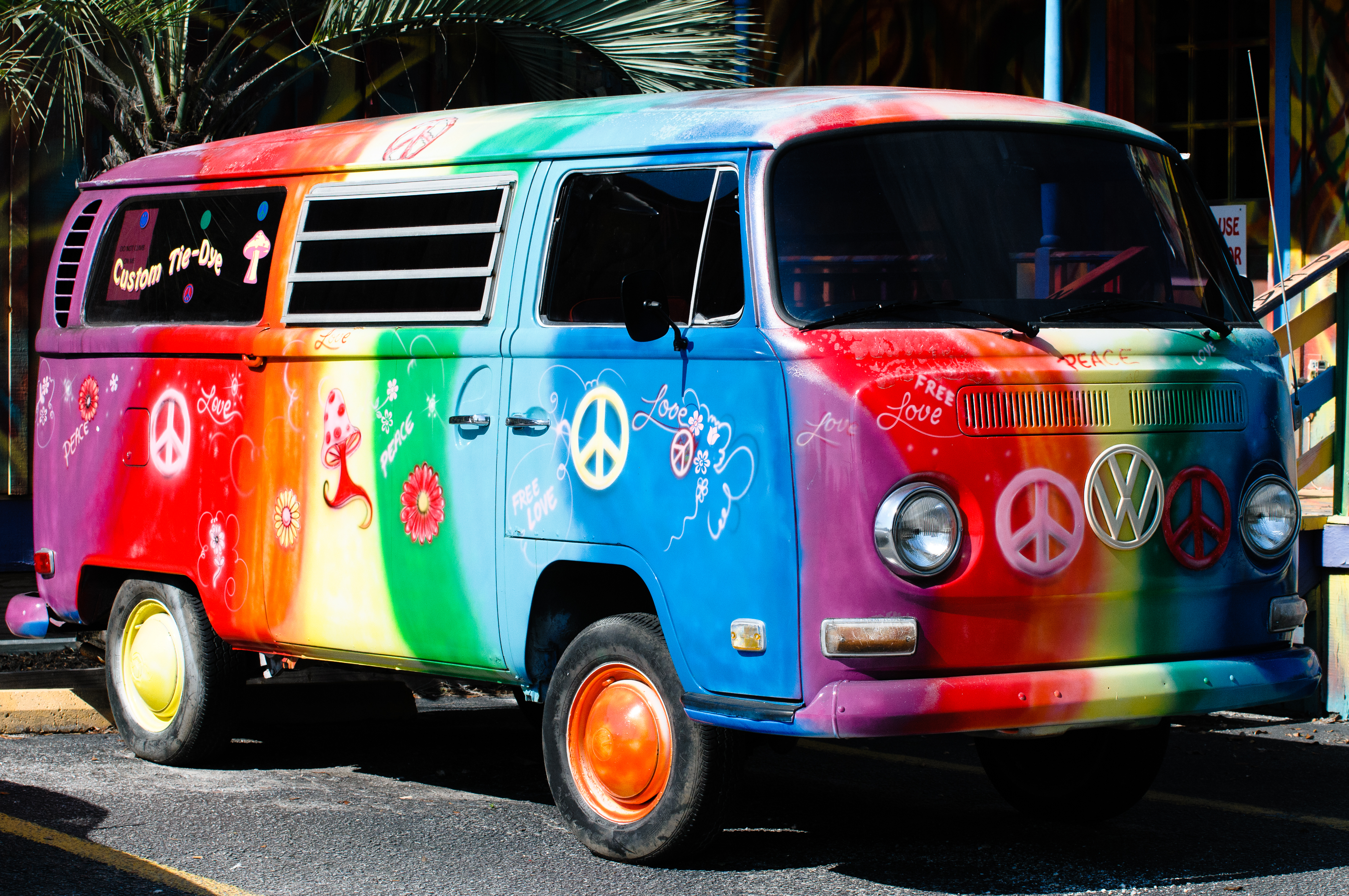 Volkswagen Van Hippie Happy Shack Vw