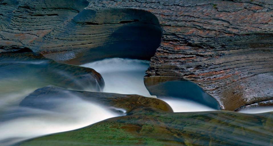 Bing Images   Porcupine Mountain Creek   Creek flowing through rocks
