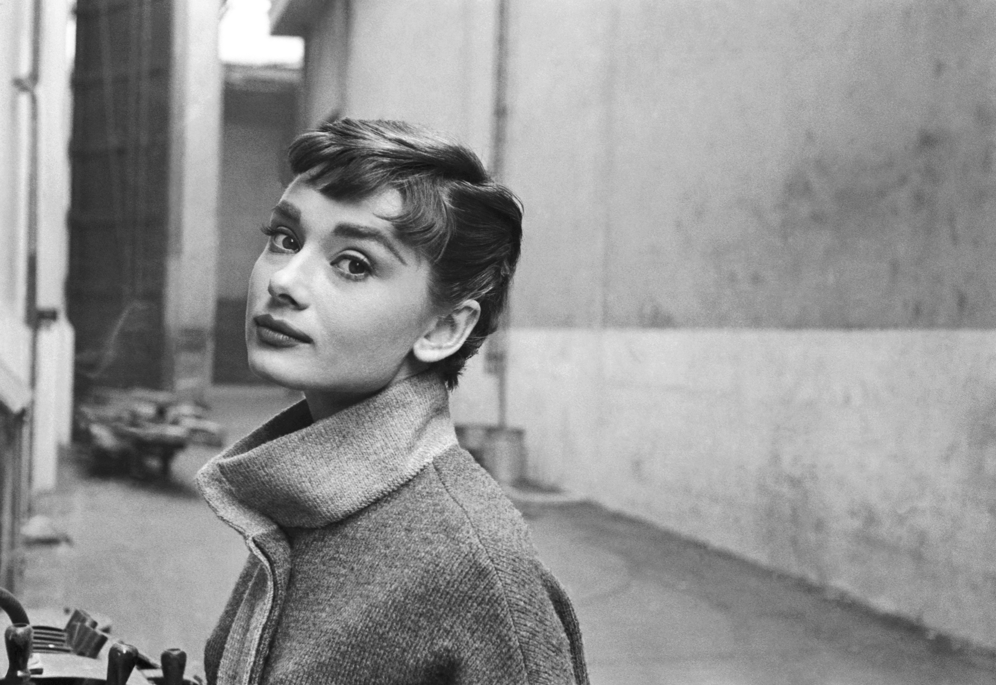 Audrey Hepburn Wallpaper HD